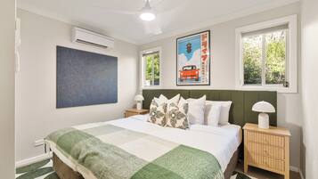 Iron/ironing board, travel cot, free WiFi, bed sheets