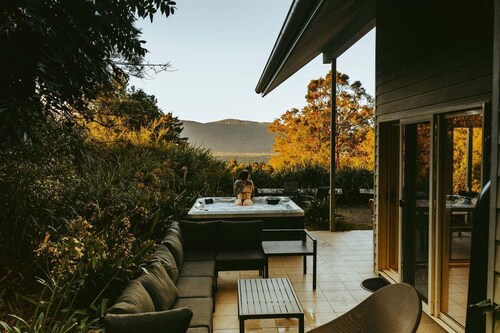 George's - Cabin 72 Kangaroo Valley Golf Course. Kangaroos, Wombats and Wildlife at your front door!