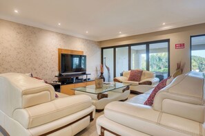 TV - A spacious, private home tucked just moments from Umhlanga’s coastline. (Durban)
