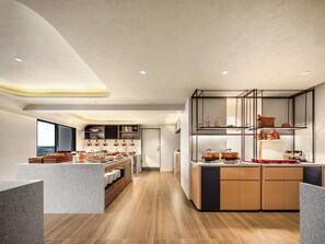 Buffet déjeuner gratuit tous les jours