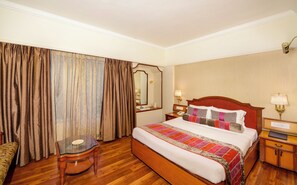 Basic Double Room | In-room safe, desk, free WiFi - Pride Elite Gandhinagar (Gandhinagar)