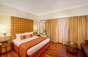 Basic Double Room | In-room safe, desk, free WiFi - Pride Elite Gandhinagar (Gandhinagar)