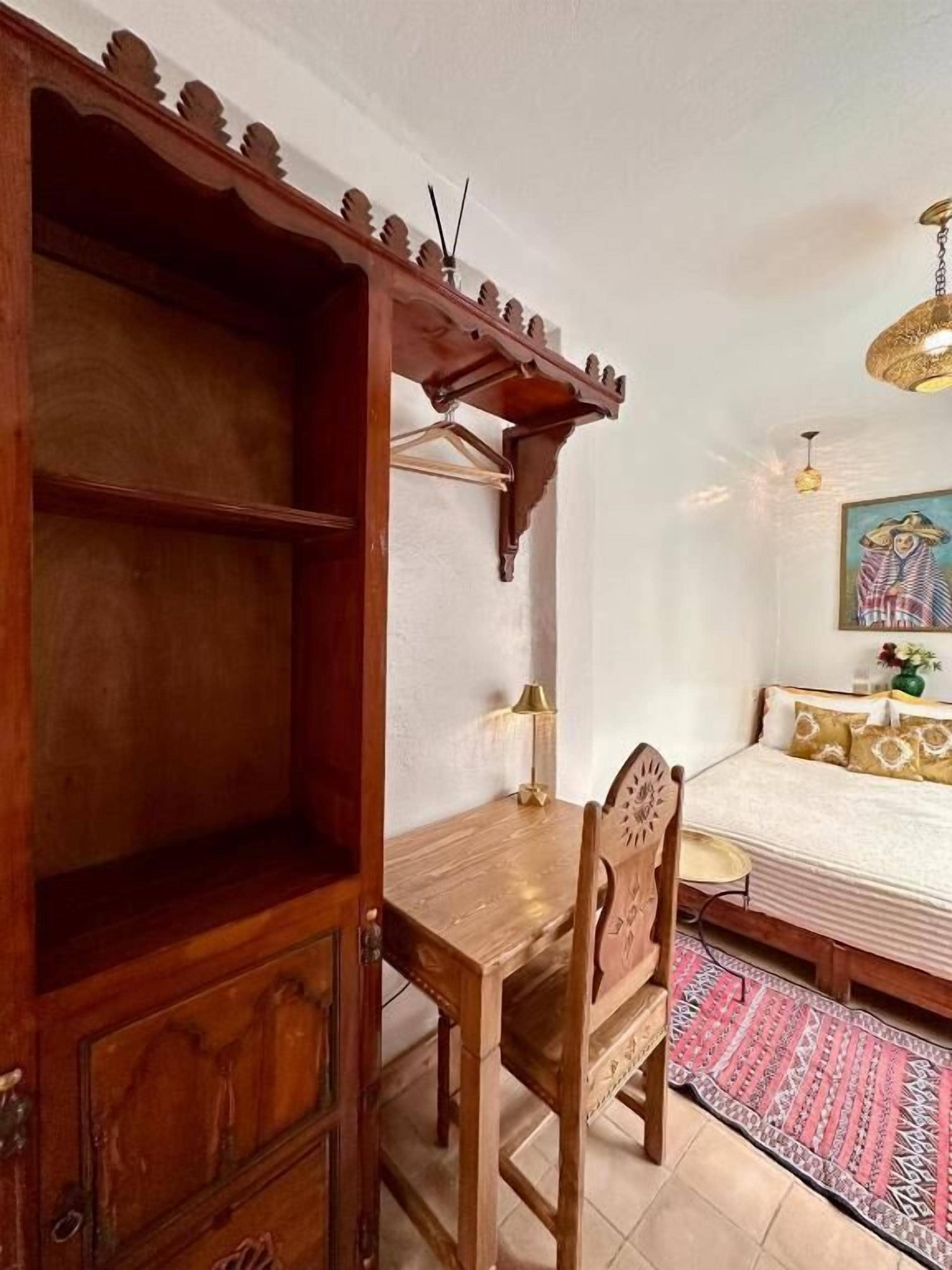 In-room safe, laptop workspace, blackout drapes, iron/ironing board