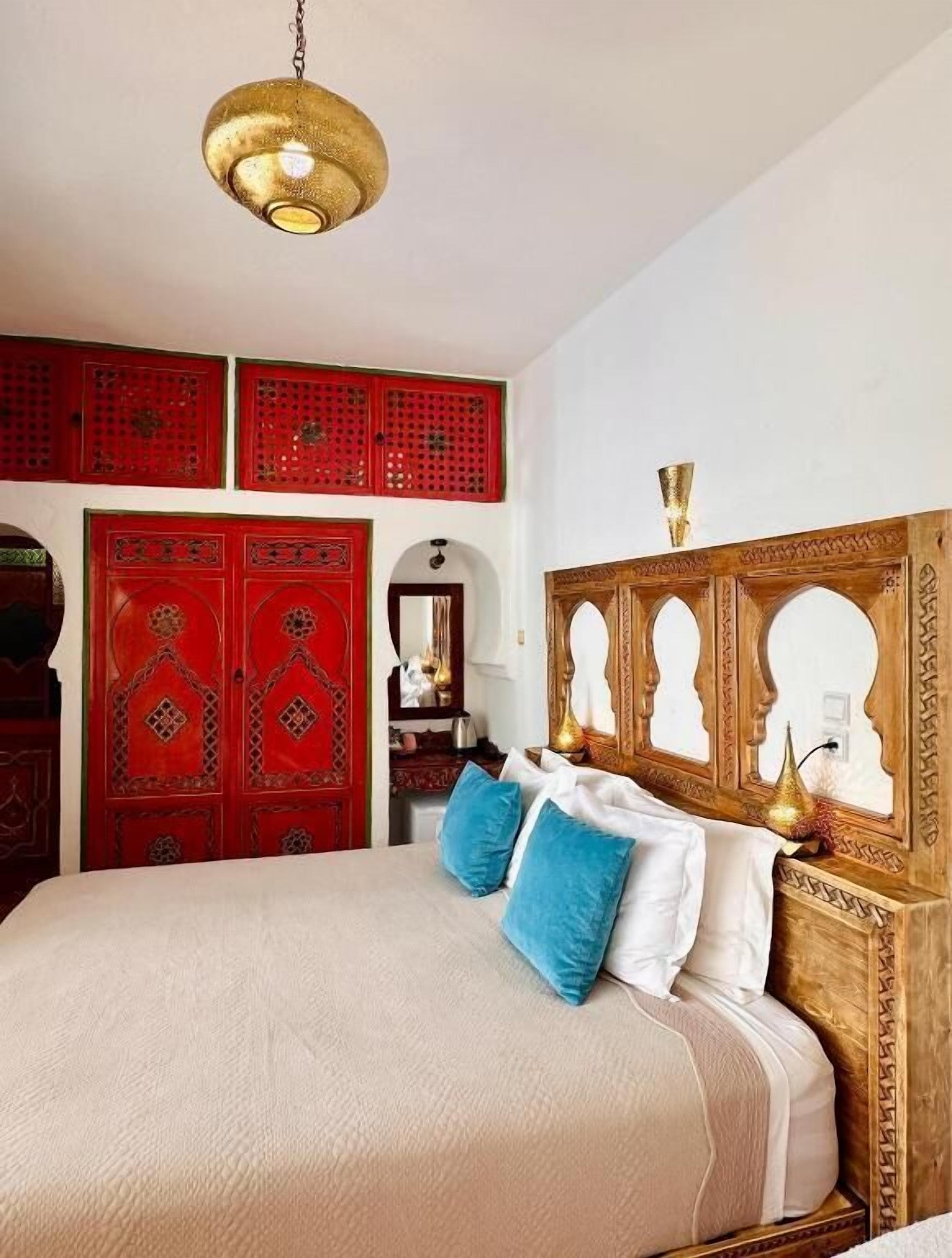 Superior Double Room | In-room safe, laptop workspace, blackout drapes, iron/ironing board