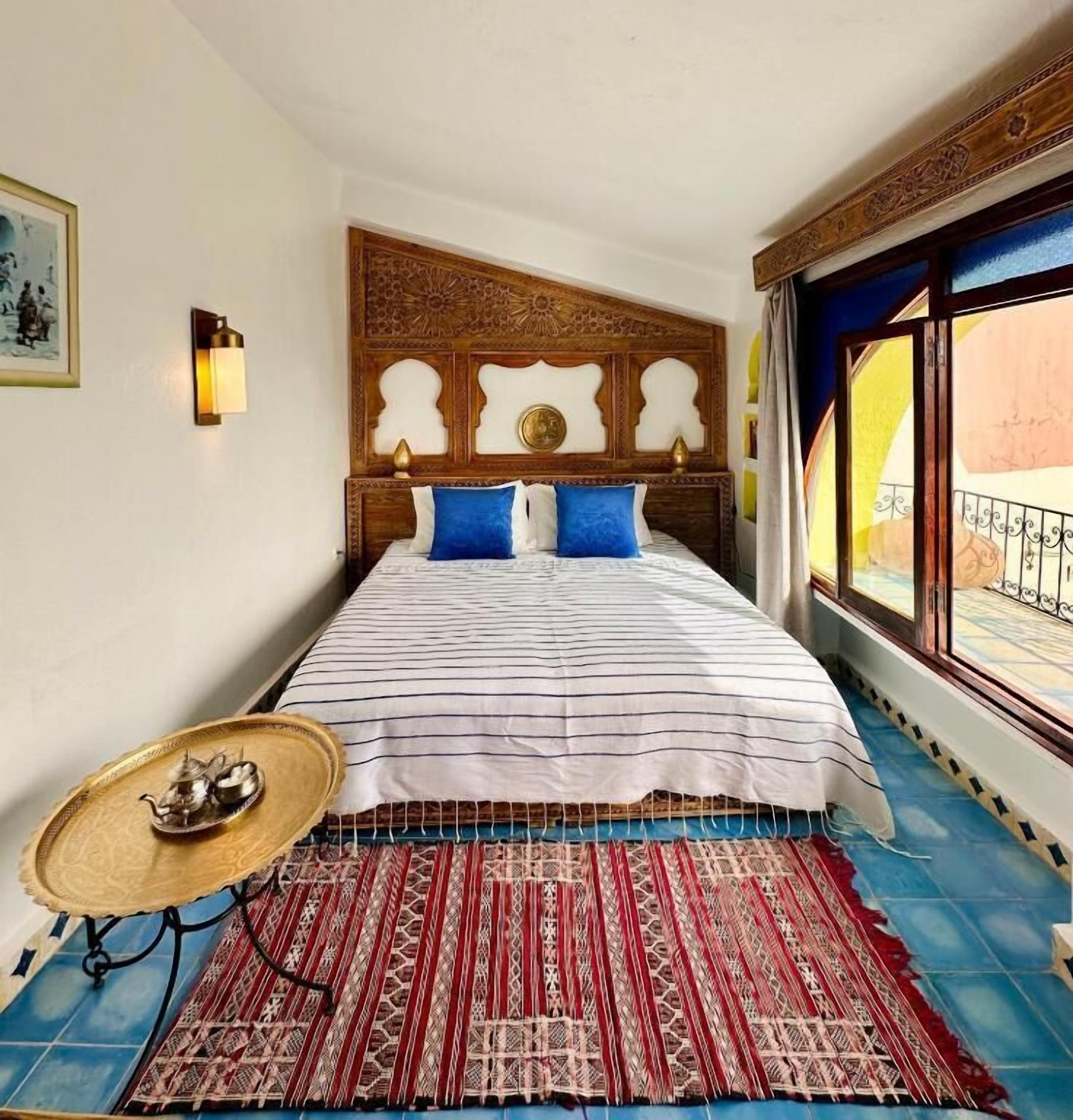 Panoramic Double Room, Mountain View | In-room safe, laptop workspace, blackout drapes, iron/ironing board