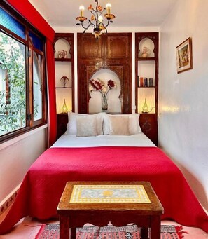 Superior Double Room | In-room safe, laptop workspace, blackout drapes, iron/ironing board - Riad Dar Meziana  (Chefchaouen)
