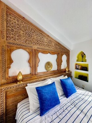 全景雙人房, 山景 | 房內夾萬、手提電腦工作空間、遮光窗簾/窗簾、熨斗/熨衫板