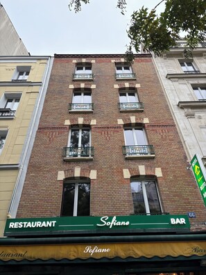 Front of property - Hôtel Sofiane (Paris)