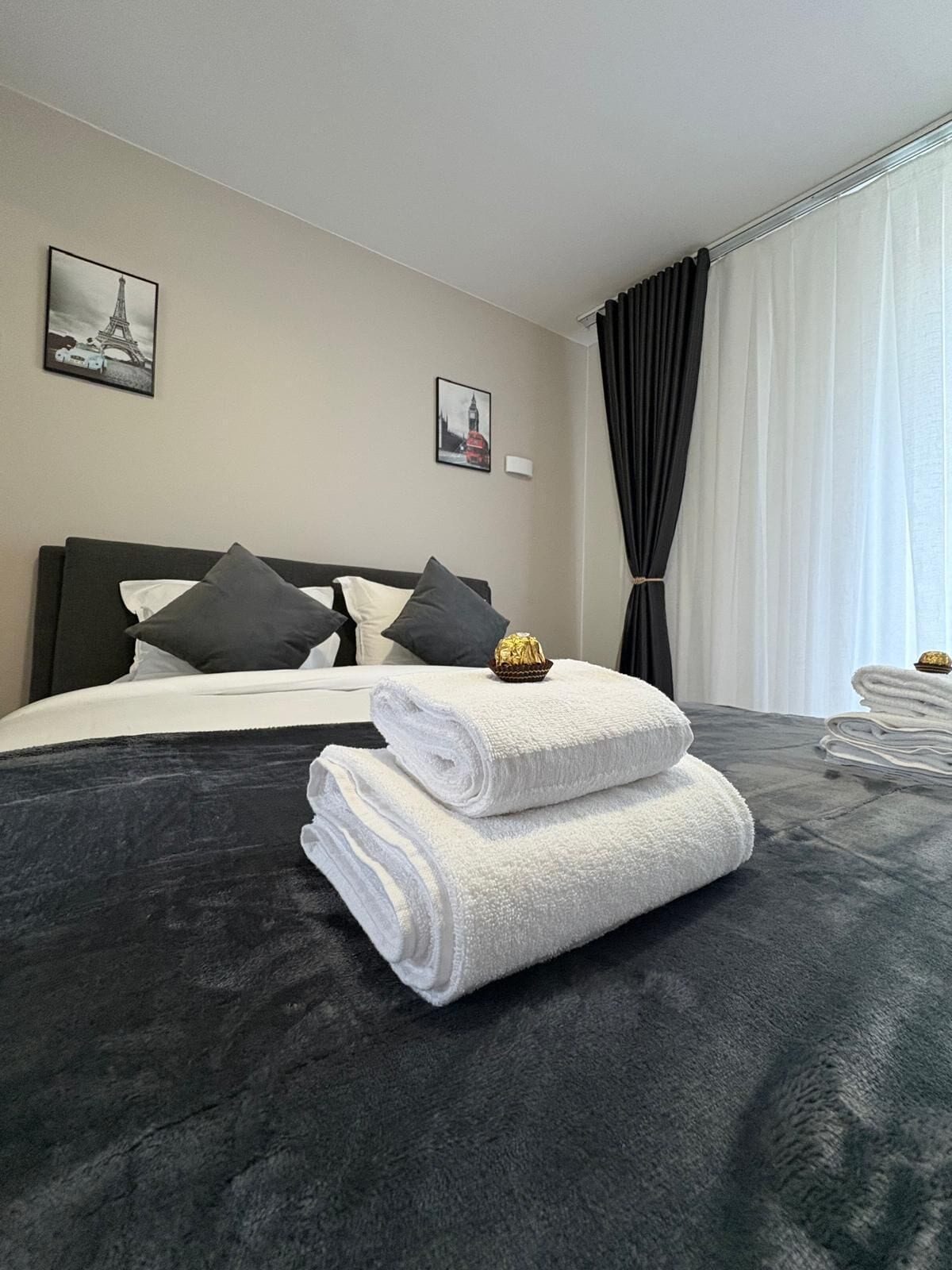 In-room safe, desk, laptop workspace, free WiFi