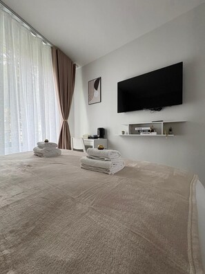 Tallelokero huoneessa, työpöytä