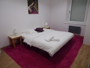 Nhà, 2 phòng ngủ, không hút thuốc, không được mang vật nuôi | Truy cập Internet không dây miễn phí