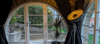 Le Chalet de la Hulle, a cozy vacation home for 6P with sauna and jacuzzi.