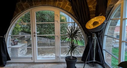 Le Chalet de la Hulle, a cozy vacation home for 6P with sauna and jacuzzi.