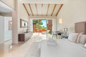 3 Schlafzimmer, Schreibtisch, Bügeleisen/Bügelbrett, Reisekinderbett