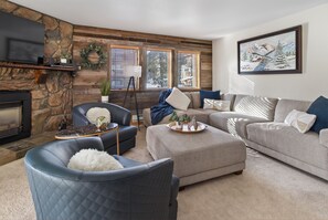 Smart TV, fireplace