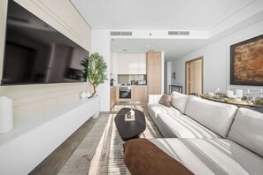 TV - Free housekeeping visits during your stay - StayShort - Beautiful 1BR in Business Bay Sleeps 4! (Business Bay)