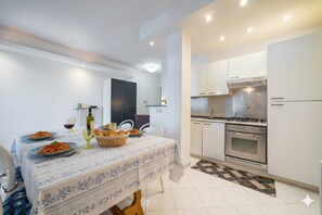 Apartment, Sea View | Private kitchen - Sweet orizzonte (Imperia)