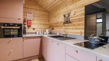 Dishwasher, cookware/dishes/utensils