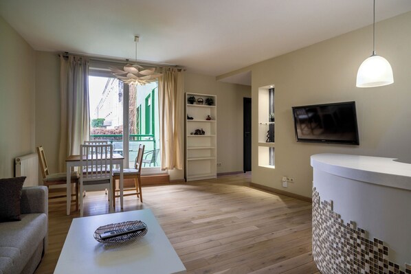 Apartment | Living room - RentPlanet - Apartamenty Borowska (Wrocław)