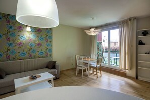 Apartment | Living room - RentPlanet - Apartamenty Borowska (Wrocław)