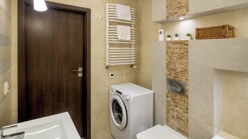 Apartment | Bathroom