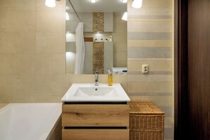 Apartment | Bathroom - RentPlanet - Apartamenty Borowska (Wrocław)