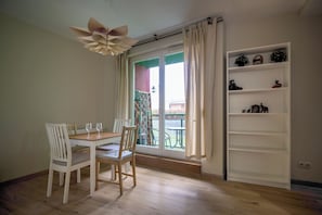 Apartment | Living area - RentPlanet - Apartamenty Borowska (Wrocław)