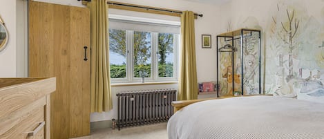 5 bedrooms, individually decorated, individually furnished, free WiFi