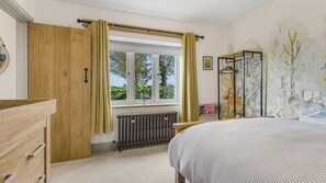 5 bedrooms, individually decorated, individually furnished, free WiFi