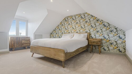 2 Mere Pits Cottages