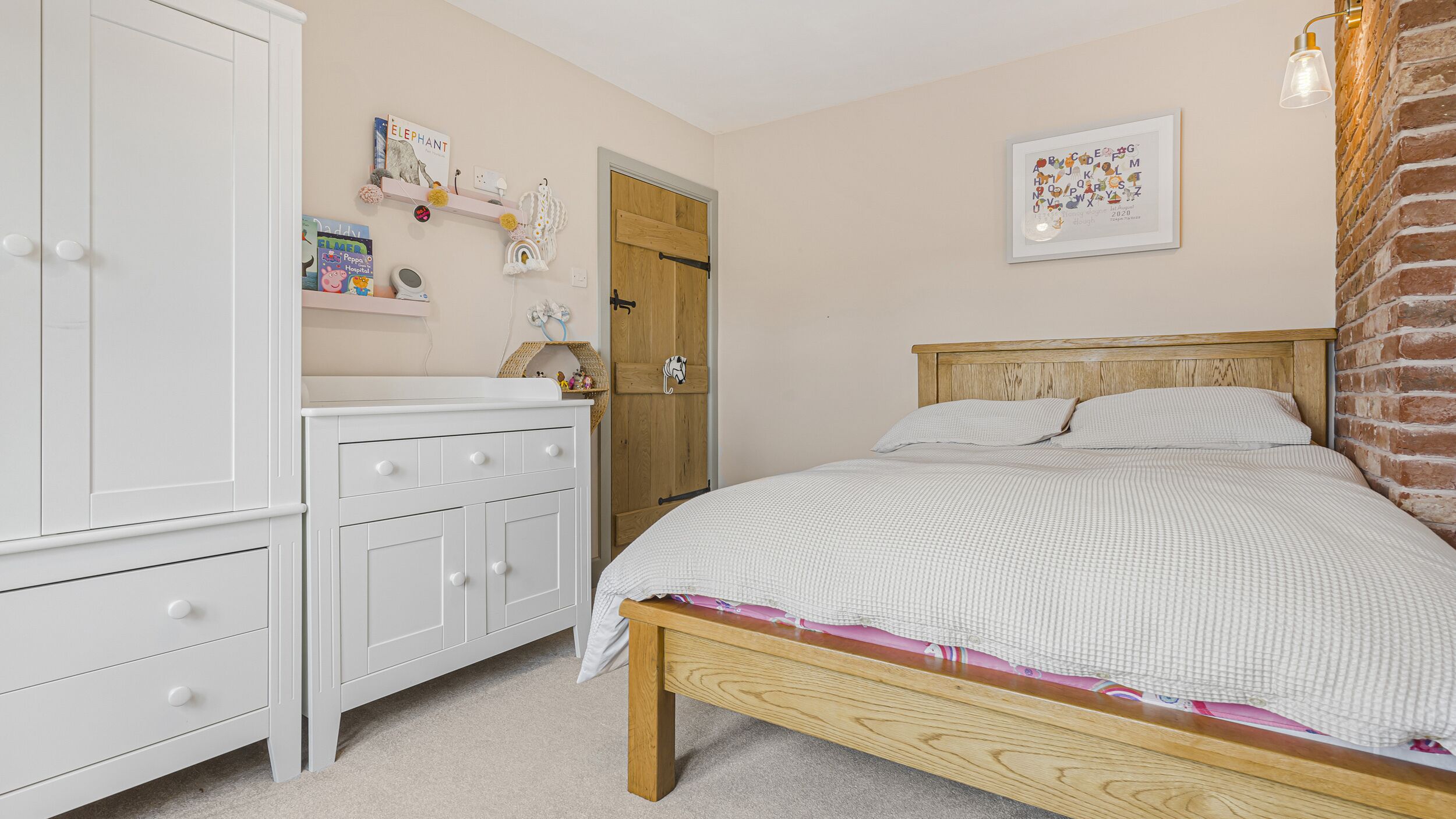 5 Schlafzimmer, individuell dekoriert, individuell eingerichtet