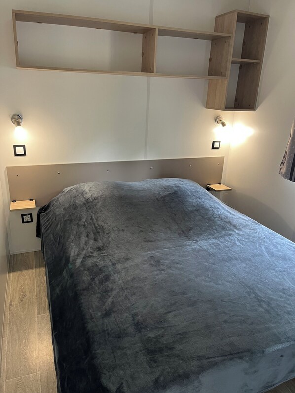 Mobile Home, 3 Bedrooms | Free WiFi, bed sheets - camping la vallée (Coti-Chiavari)