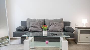 Basic Studio | Exterior