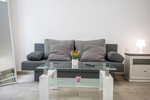 เบสิกสตูดิโอ | บริเวณภายนอก