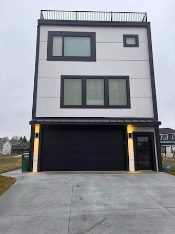 Exterior. 1st Luxury Residential Elevator rooftop deck