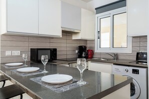 Apartment, 2 Bedrooms, Kitchen, City View | In-room dining - Levante - 2-BR Apt. & Terrace in Larnaca (Larnaca)
