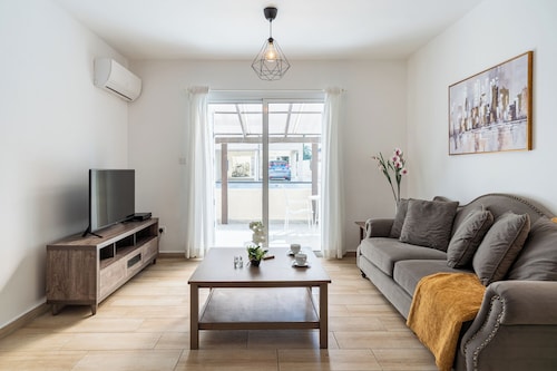 Levante - 2-BR Apt. & Terrace in Larnaca