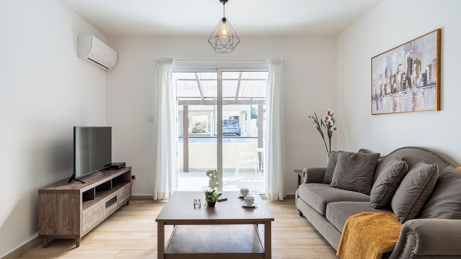 Levante - 2-BR Apt. & Terrace in Larnaca