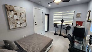 1 bedroom, iron/ironing board, free WiFi, bed sheets - Casa Calle 19 Studio By Dream Vacation (Miami)