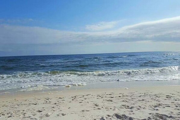 Beach - Serenity on Sable at Lost Key Golf & Beach Club | Restaurant | Outdoor Pool | My Beach Getaways (Pensacola)