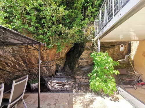 House with Private Balcony and Patio – Exclusive Use!