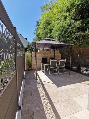 Outdoor dining - House with Private Balcony and Patio – Exclusive Use! (Bad Bertrich)