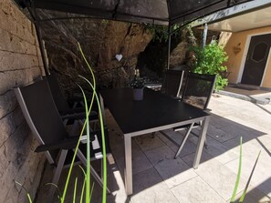 Outdoor dining - House with Private Balcony and Patio – Exclusive Use! (Bad Bertrich)