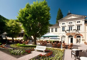 Outdoor dining - First Floor Vacation Home AusZeit (Bad Bertrich)