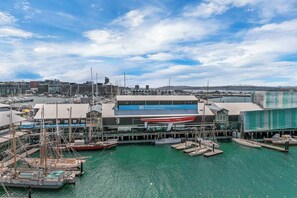 Marina - QV Stays Waterfront 2 Bed 2 Bath at Princes Wharf (Auckland)