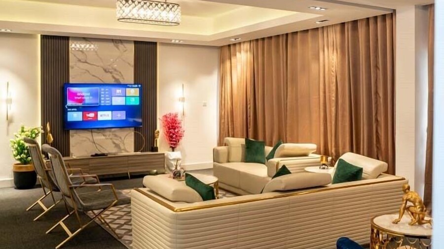 Sujimoto luxury