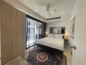 Iron/ironing board, Internet, bed sheets, wheelchair access - B8 - 2 Bedrooms Serviced Apartment with pool view, Karon Beach (Tambon Karon)