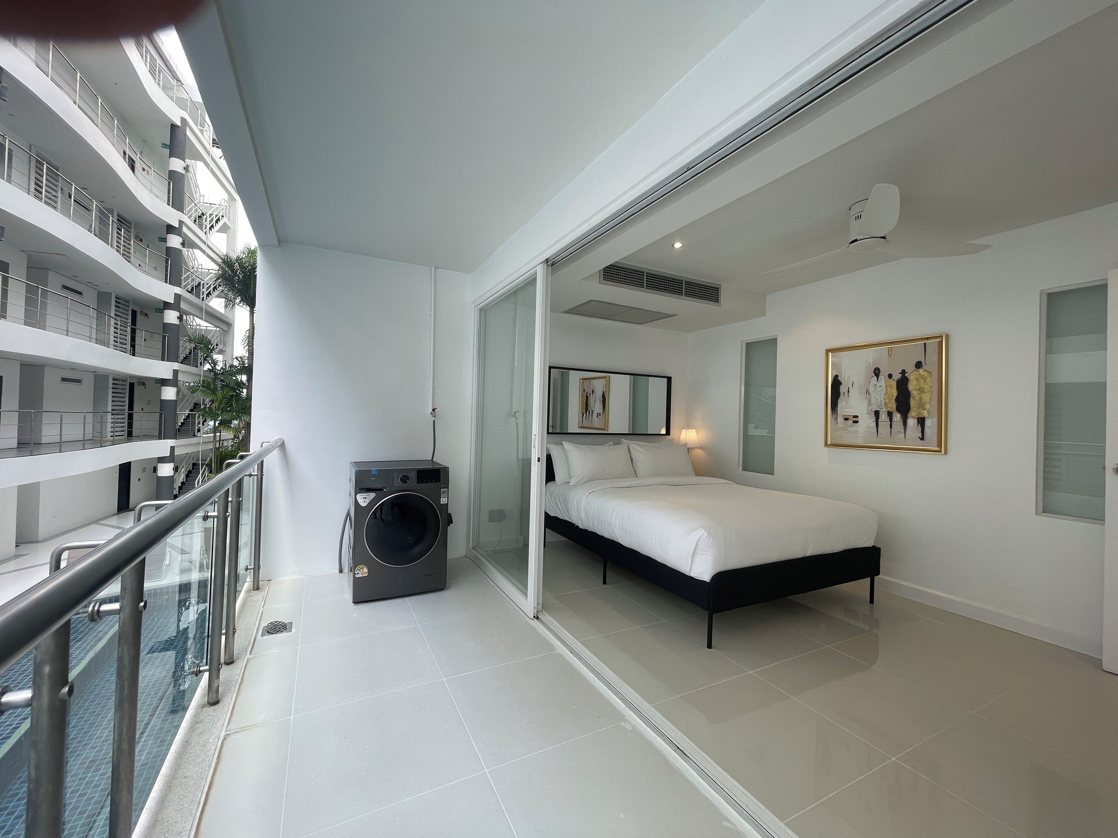 Iron/ironing board, Internet, bed sheets, wheelchair access