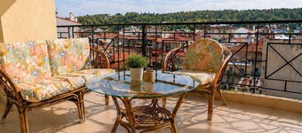 Central Grevena Retreat with Mountain Views
