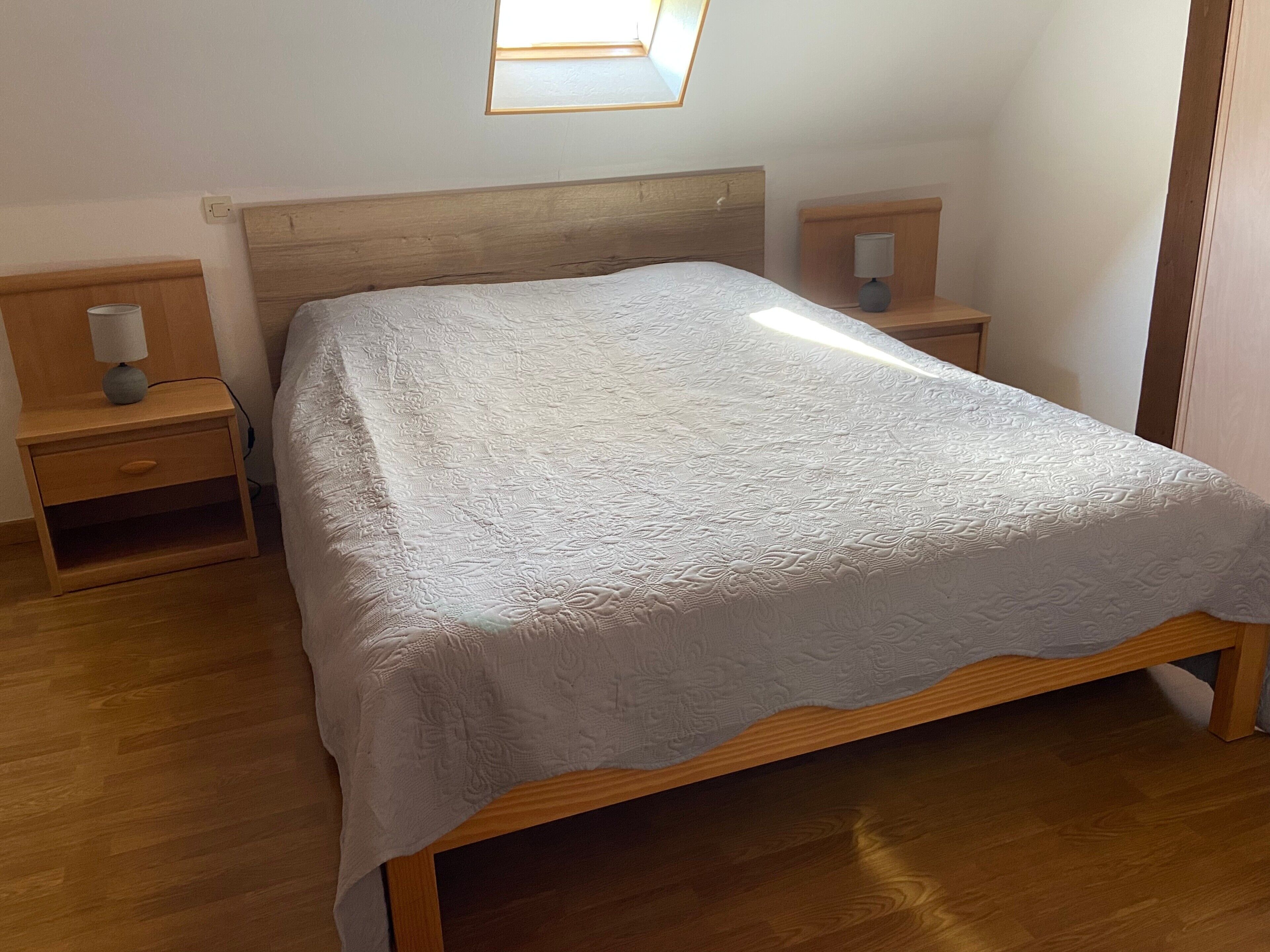 Bureau, Wi-Fi, draps fournis